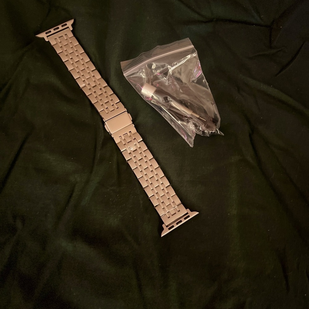 NWOT-Apple Watch band, metal watch band, watch band.